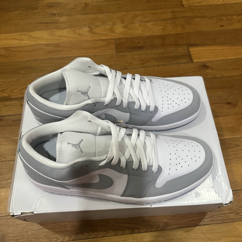 *New* Jordan 1 Low Women Grey White (DC0774-105) Size 11W
*Damaged Original Box*